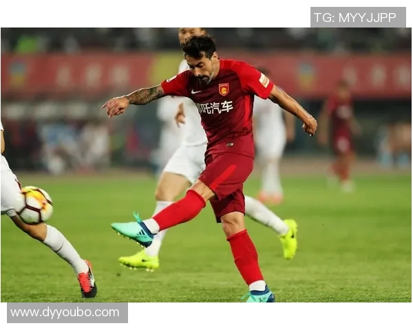 黄强足球生涯回顾与展望对话分享职业生涯的点滴与感悟